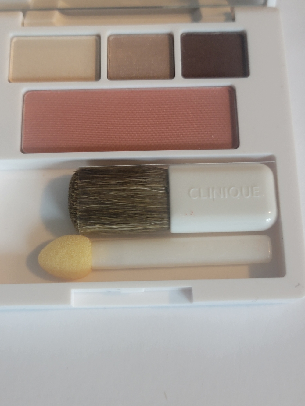 Clinique Floral Compact Duo — Yellow & Pink-Orange - Picture 7 of 7